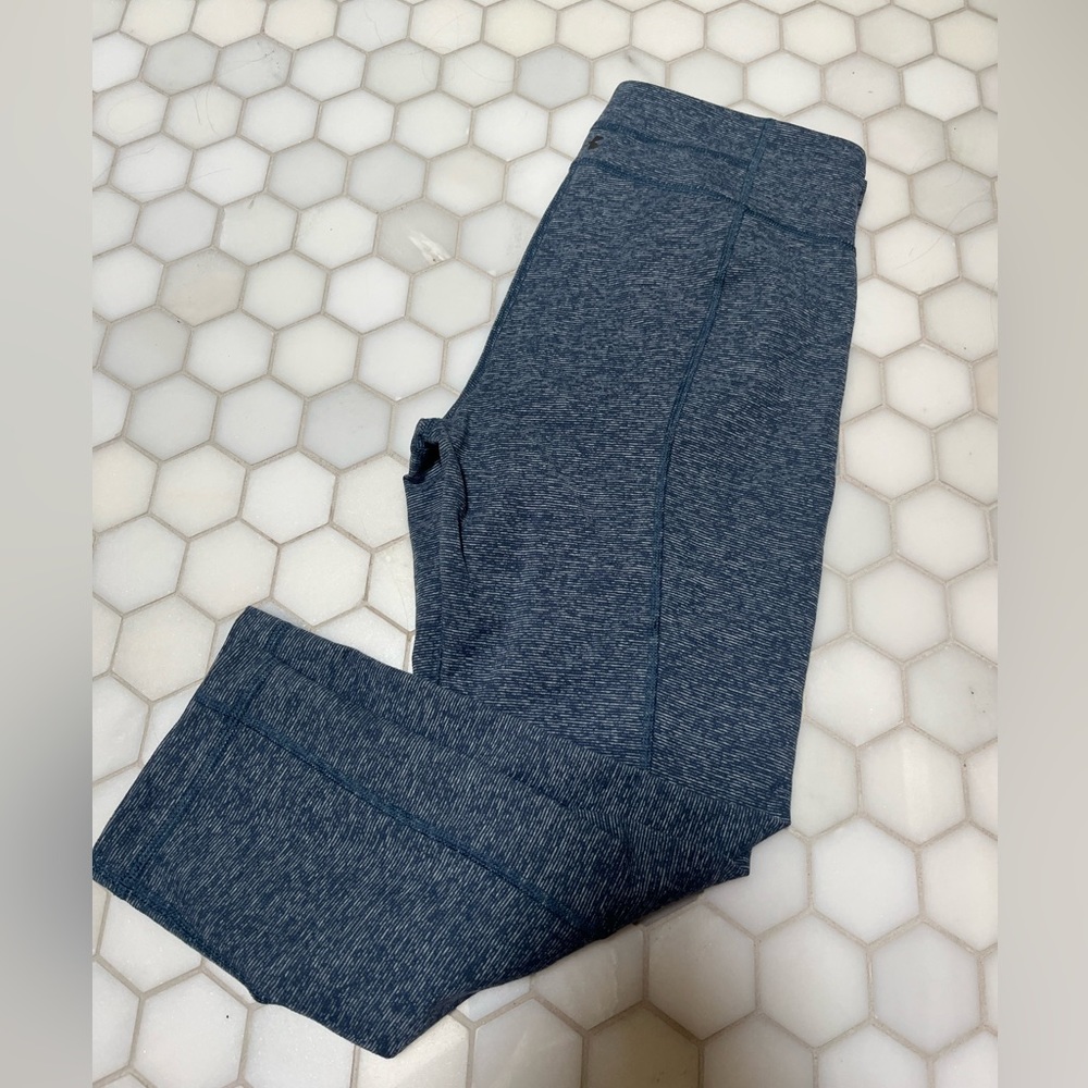 Womens xs 3/4 under armour leggings